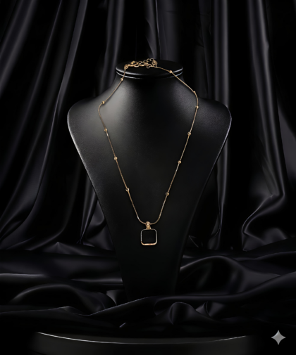 Golden Black square | Women pendent